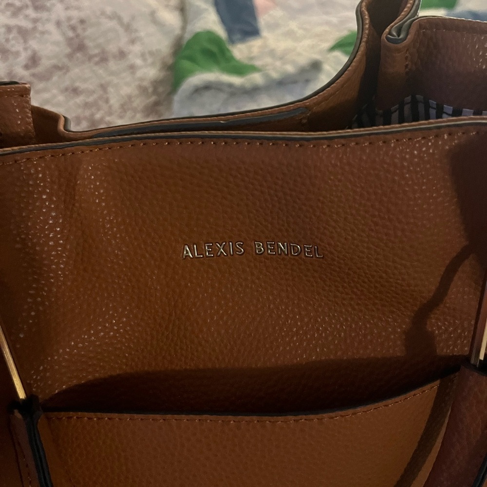Alexis Bendel brown leather purse. - Picture 2 of 7
